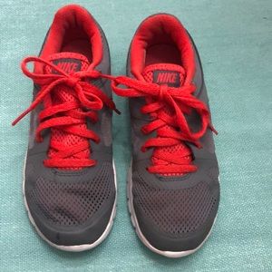 Nike Boys Flex 2014 Size 1.5Y